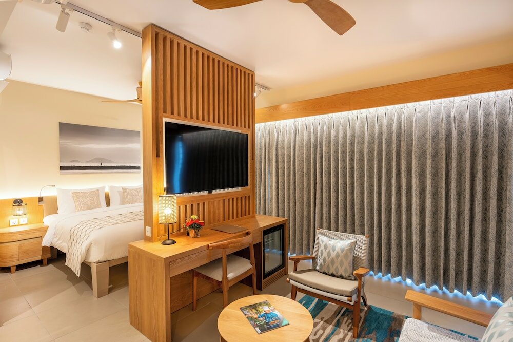 Фото Ocean's Creek Beach Hotel