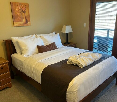 Внешний вид отеля Sunshine Coast Resort в Районе A (Эгмонт/Пендер-Харбор), фото 2