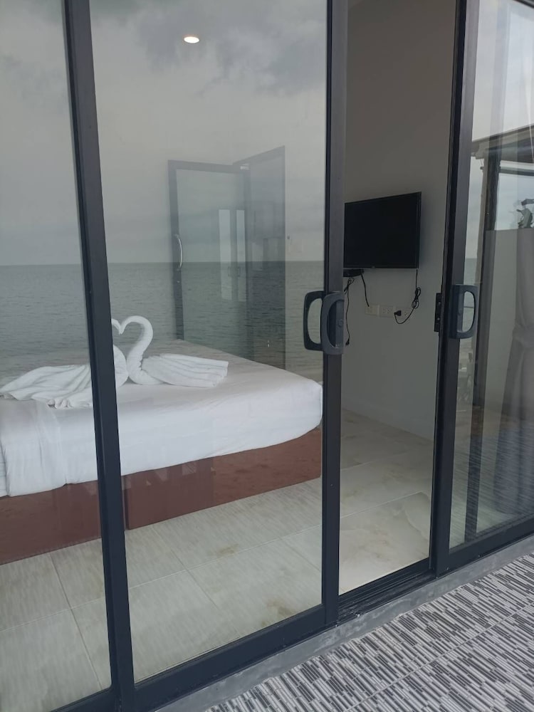 Фото March Samui