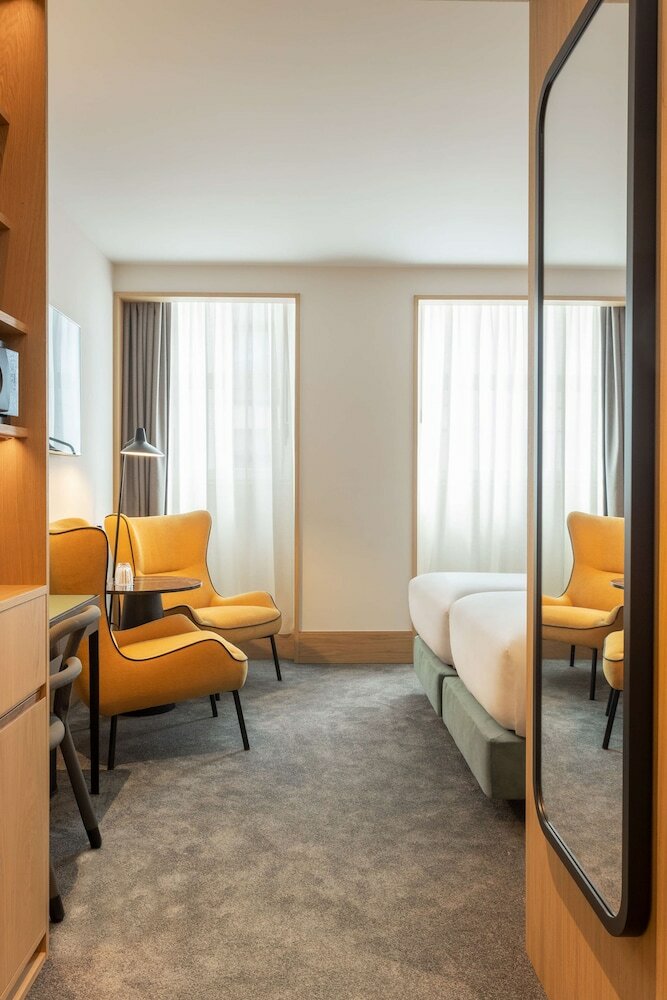 Фото Arts Hotel Porto, Tapestry Collection by Hilton