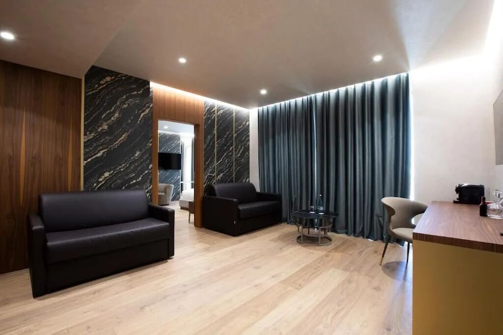 Фото Отель Marinaj