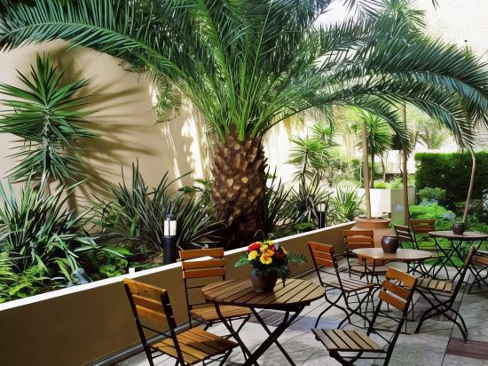 Фото Nice Promenade Residhome Aparthotel