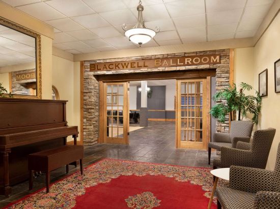 Фото The Plaza Hotel