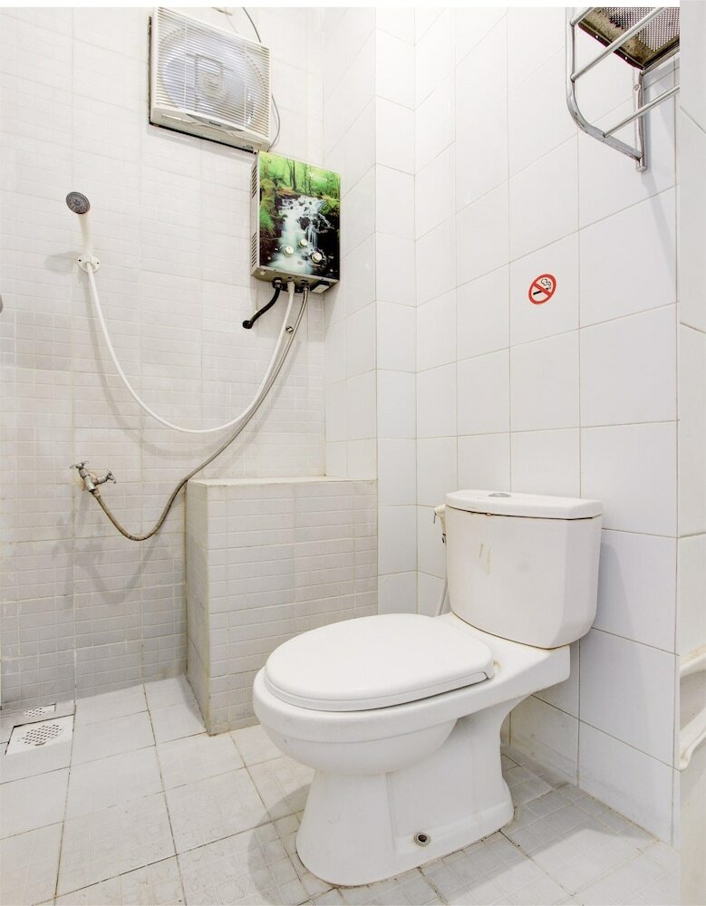 Фото RedDoorz Syariah @ Wisma Arya 2