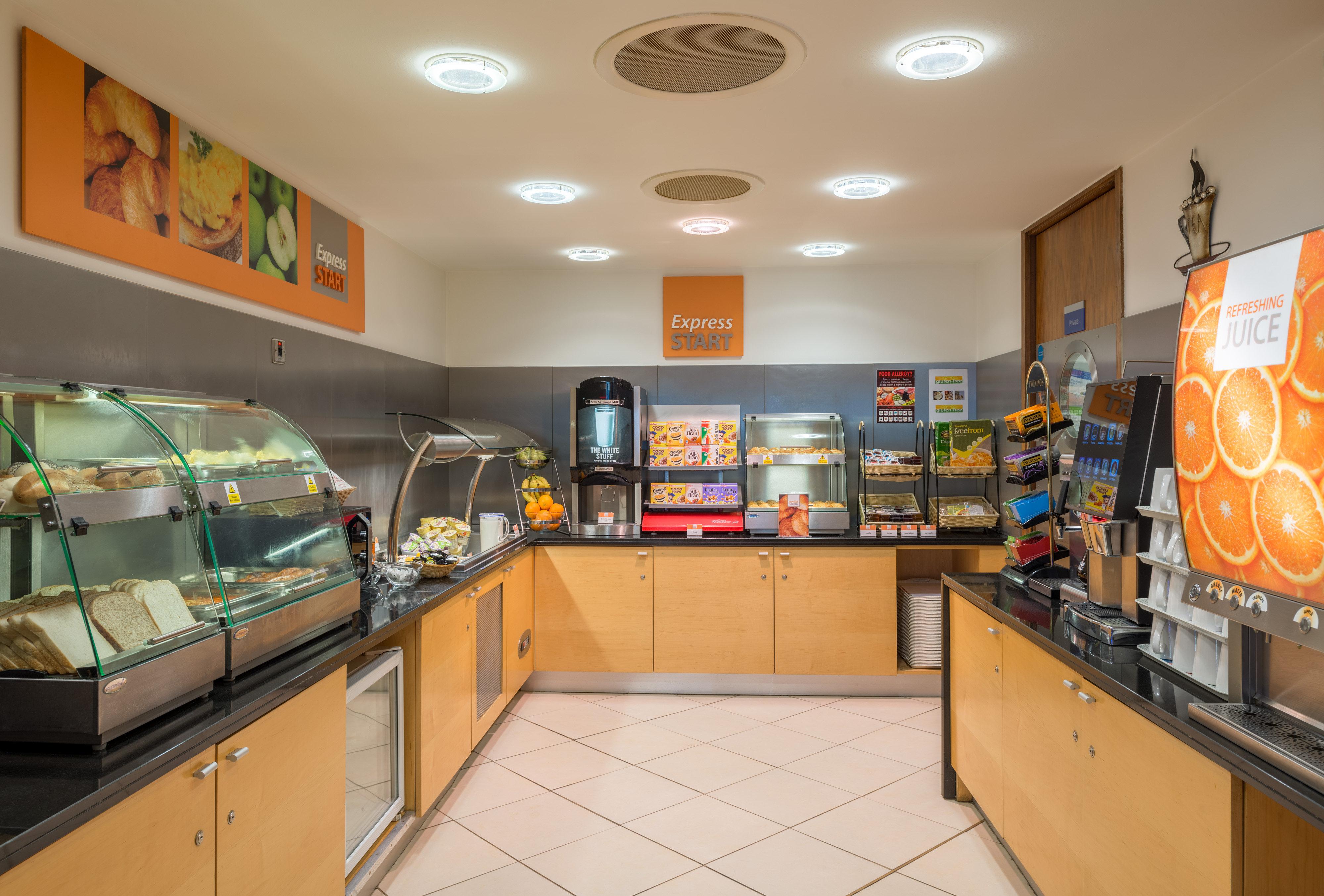 Фото Holiday Inn Express London - Swiss Cottage, an Ihg Hotel