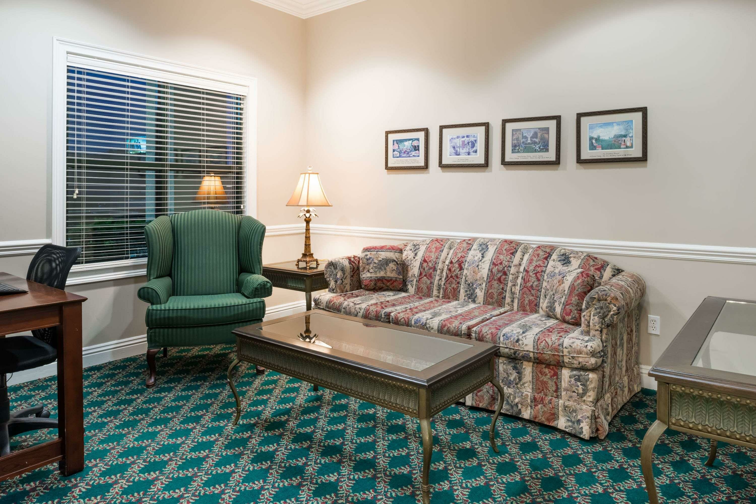 Фото Days Inn by Wyndham Paducah