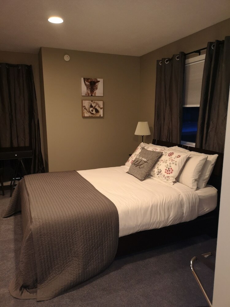 Фото Banff Boundary Lodge