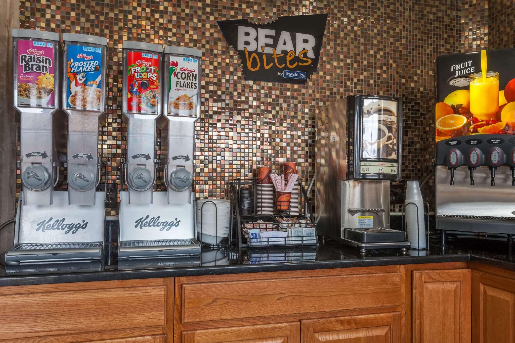 Фото Travelodge by Wyndham Jersey City