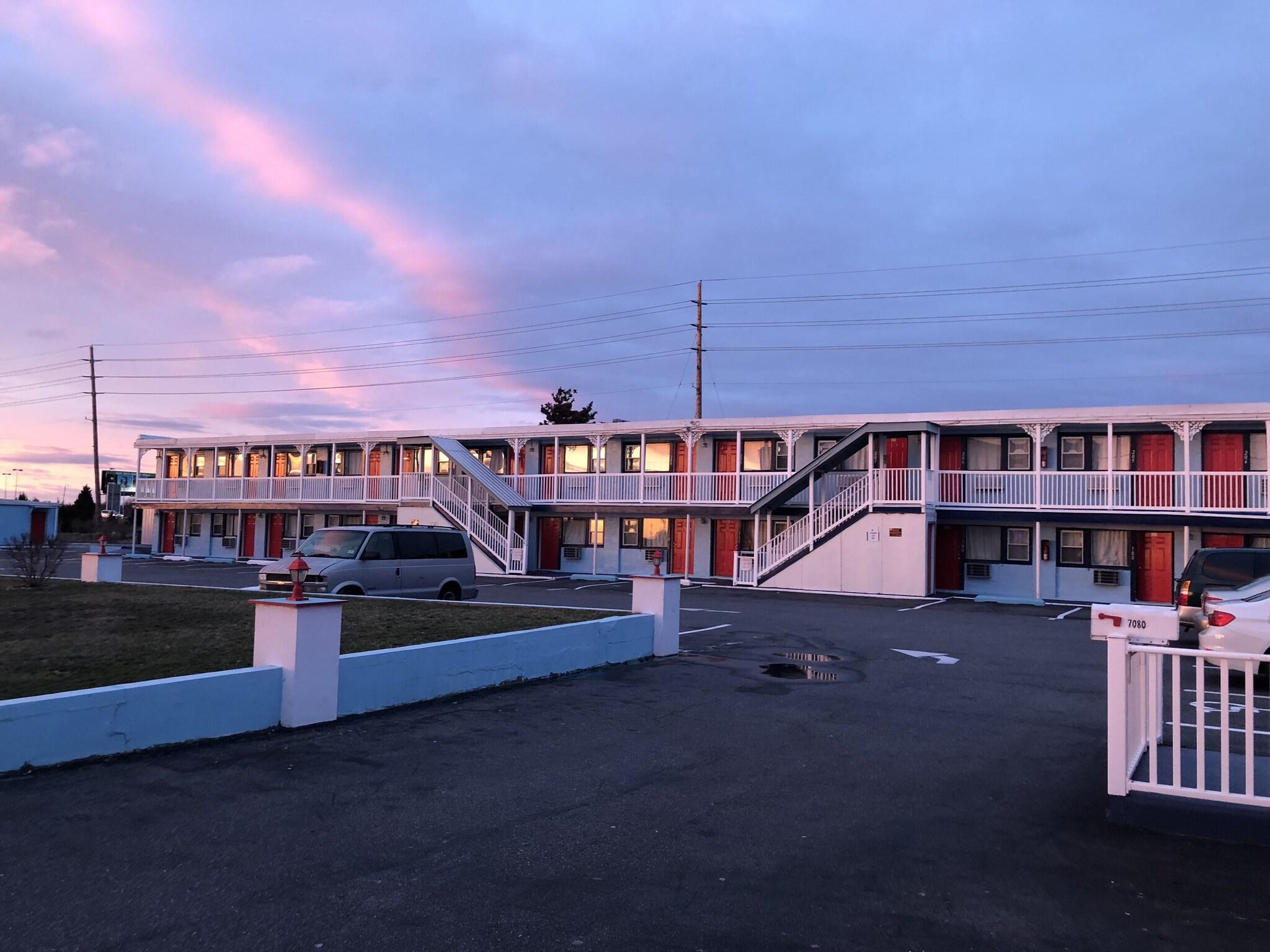 Фото New Sea Breeze Motel