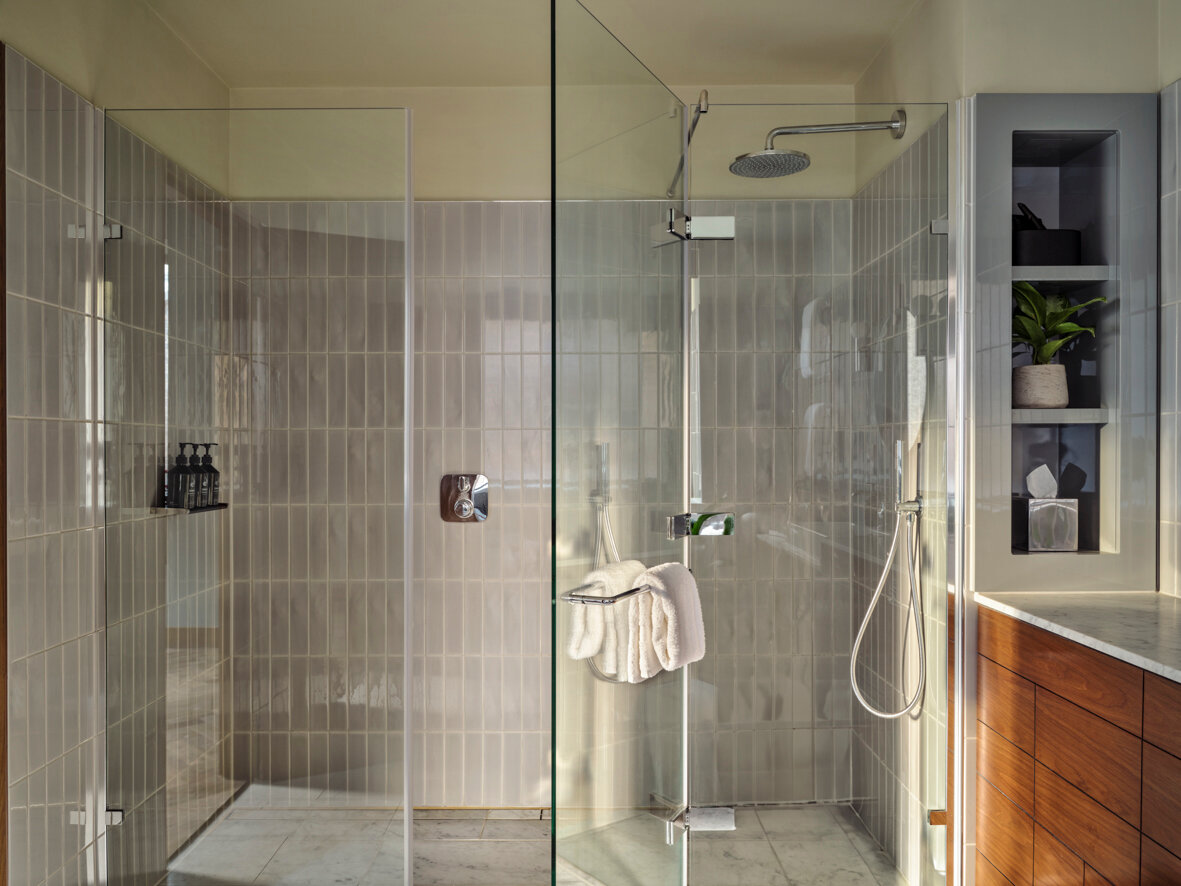 Фото Devonshire Club & Hotel