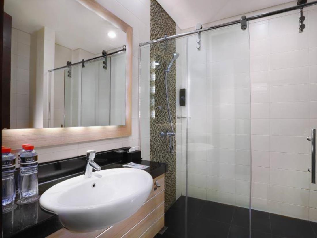 Фото Отель Neo Gubeng