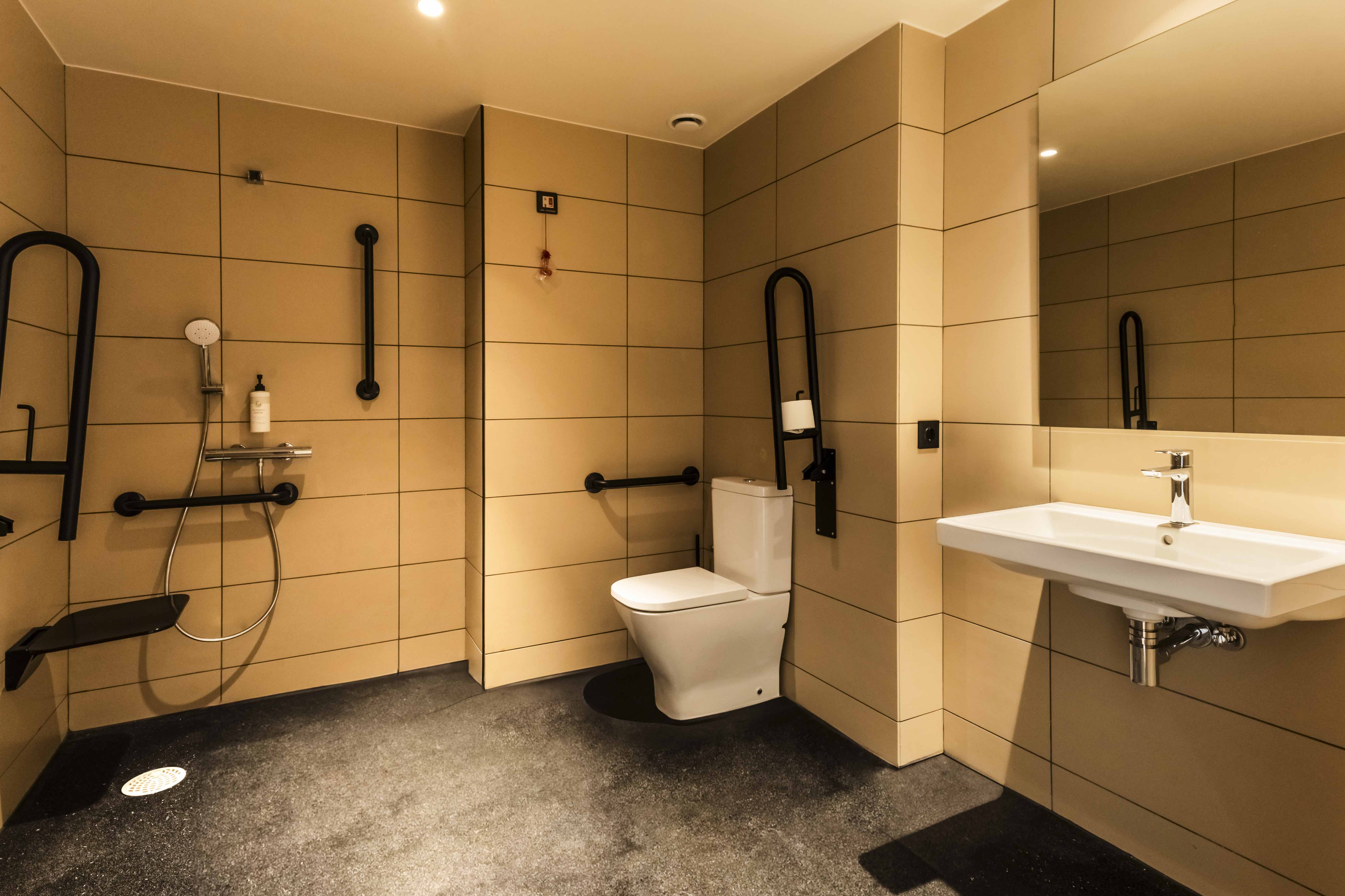 Фото EasyHotel Barcelona La Sagrera