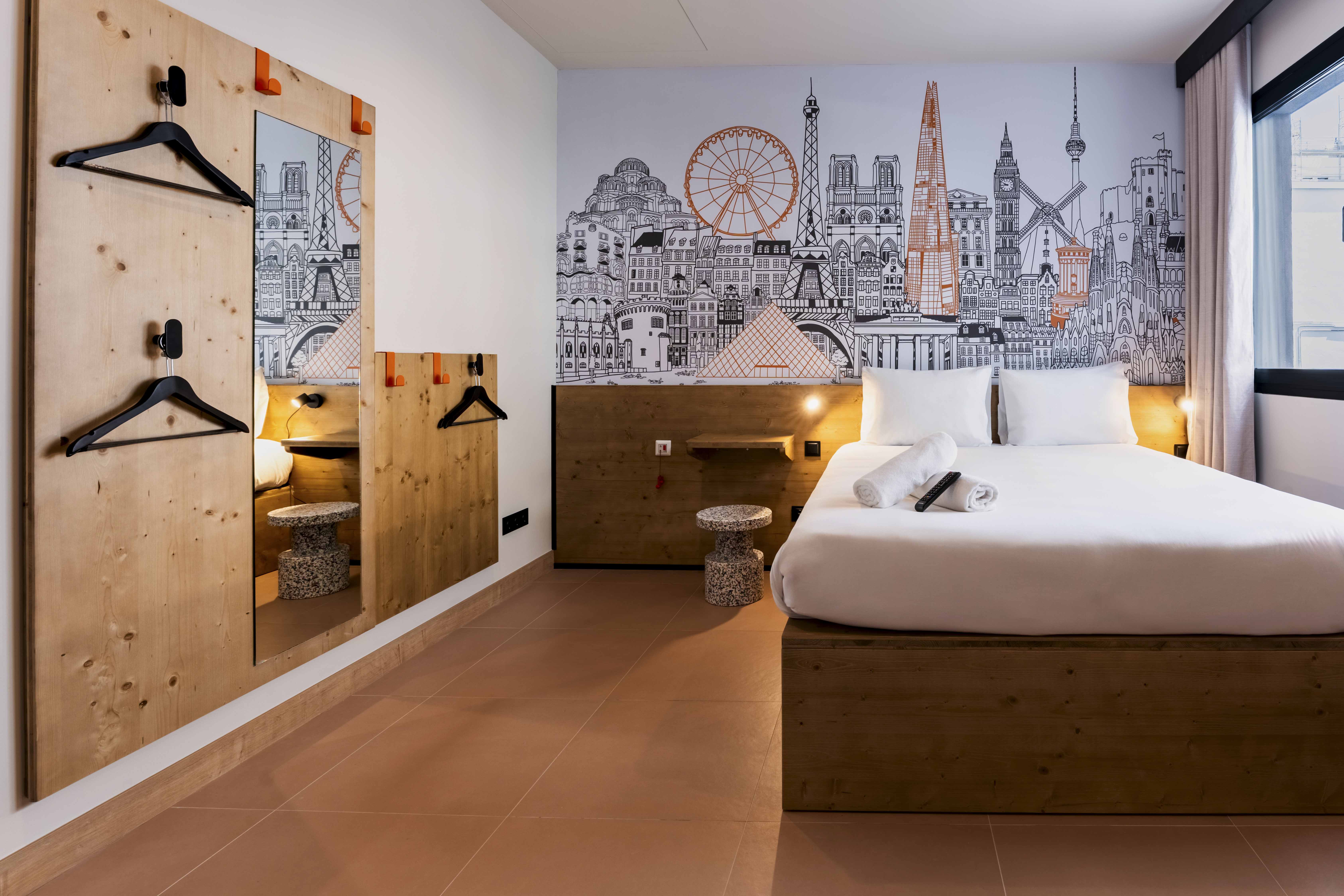Фото EasyHotel Madrid Alcala