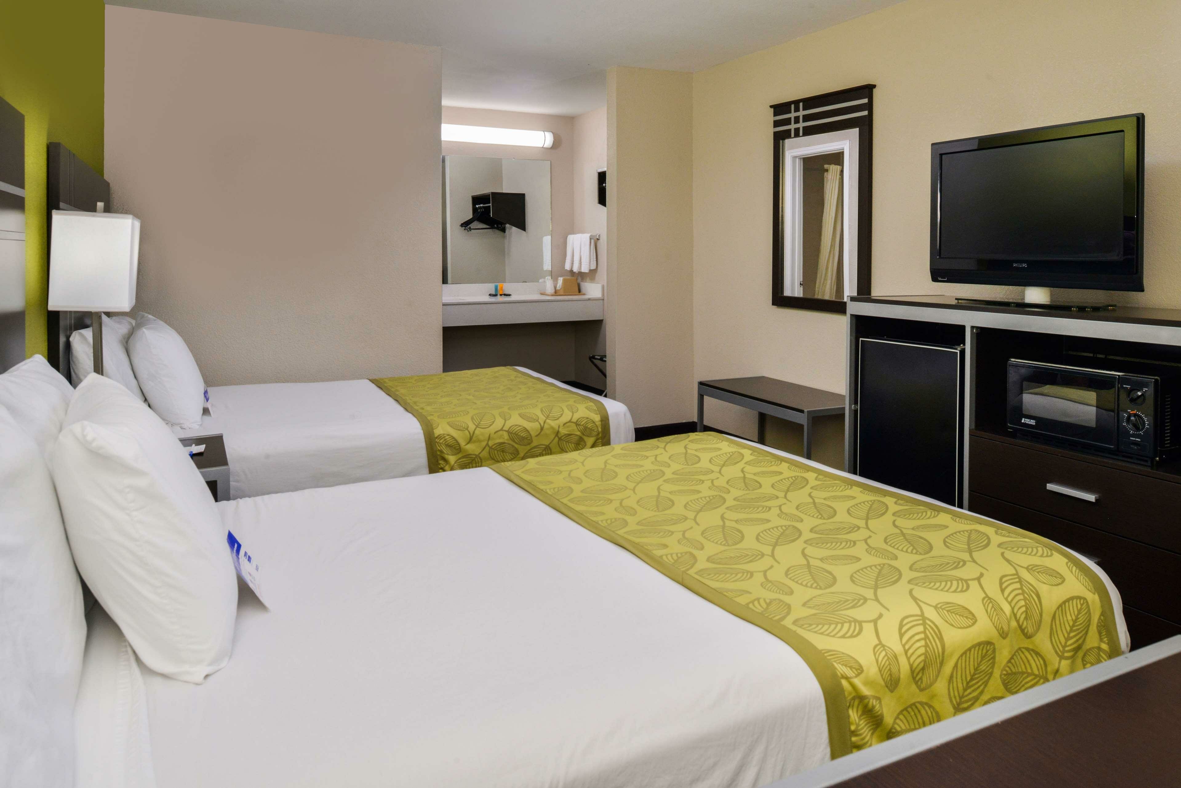 Фото Americas Best Value Inn Pasadena Houston