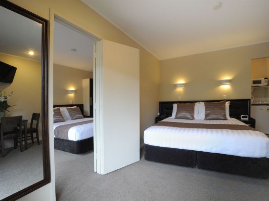 Фото Tudor Court Motor Lodge