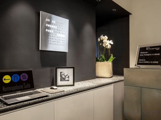 Фото Montenapoleone Suites