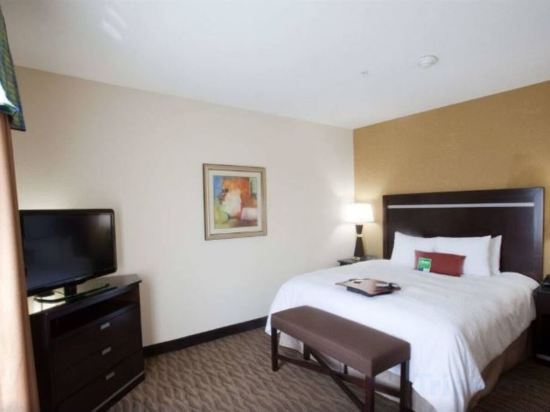 Фото Hampton Inn & Suites Dallas I-30 Cockrell Hill