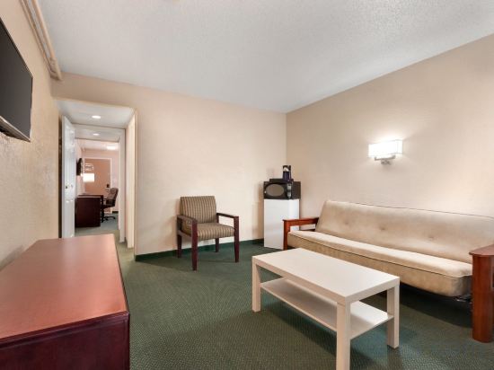 Фото Days Inn by Wyndham Lethbridge