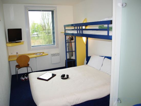 Фото Greet Hotel Paris porte de la Chapelle Aréna