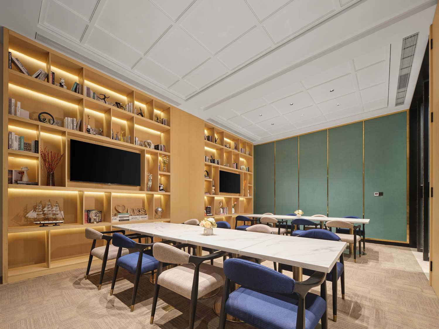 Фото Hilton Garden Inn Aksu Downtown