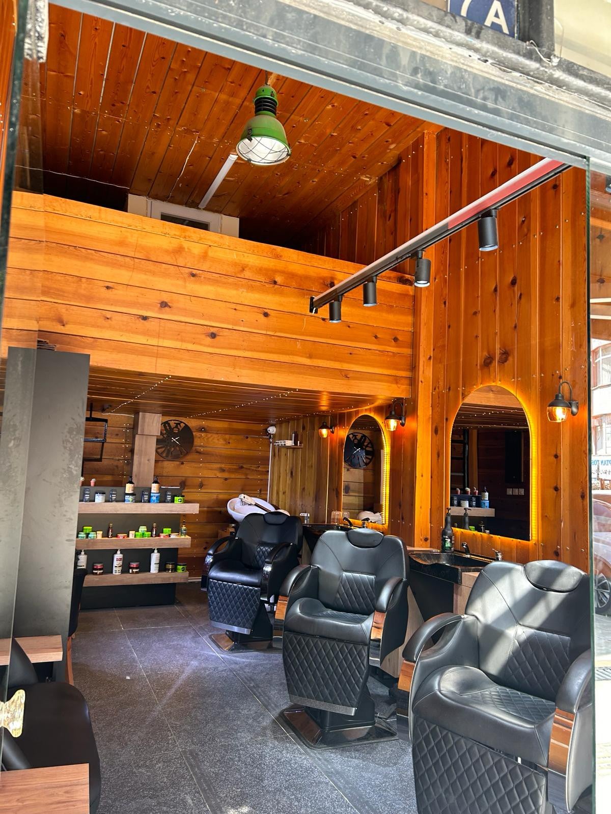 Levent Çelik Hair Studio