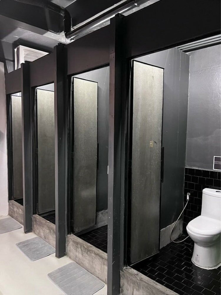 Фото Hugger Hostel - Adults Only