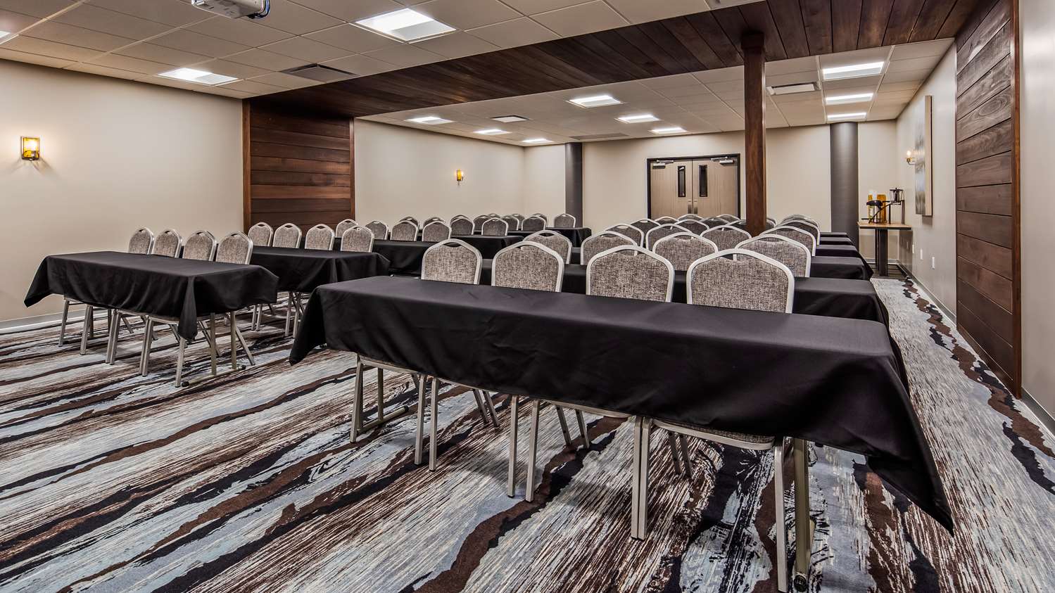 Фото Best Western Premier Ankeny Hotel