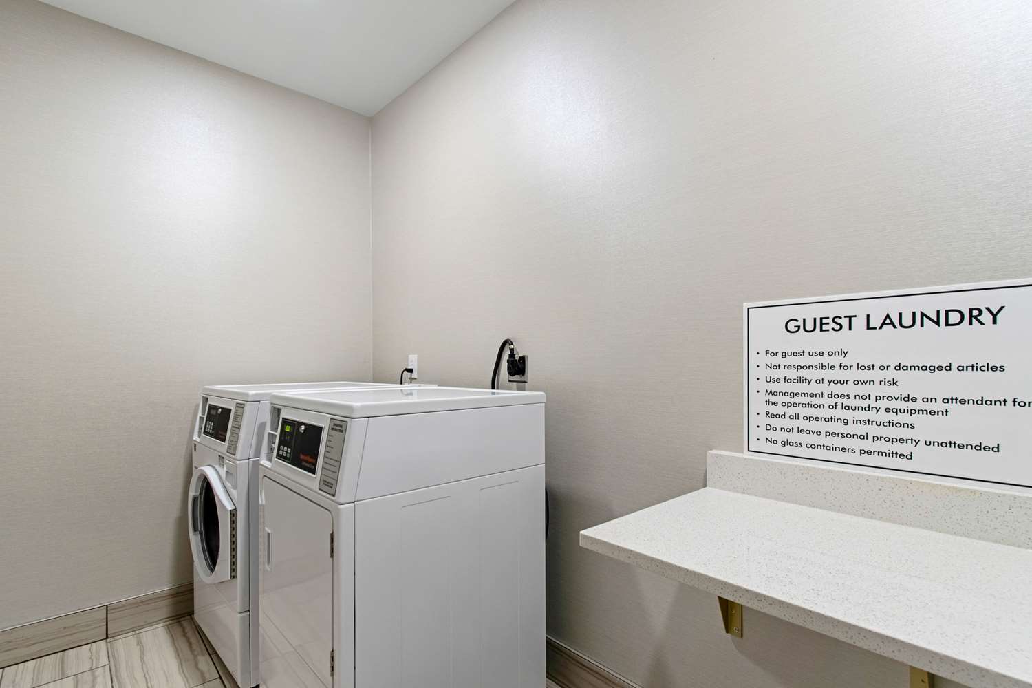 Фото Comfort Suites