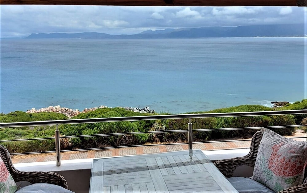 Фото Kleinzee Oceanfront Guesthouse