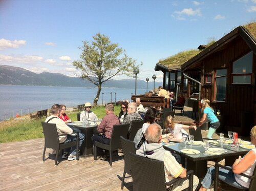 Гостиница Brekkestranda Fjordhotel