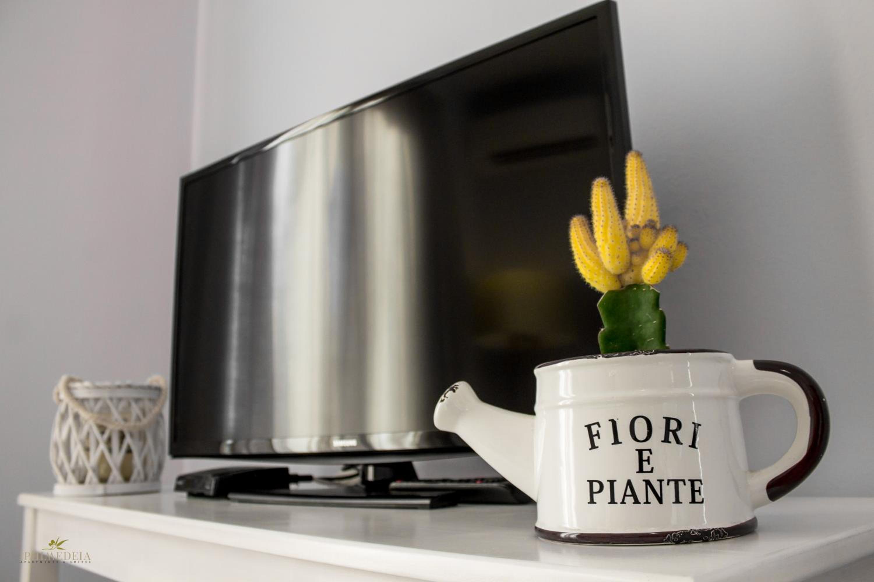 Фото Iphimedeia Apartments & Suites