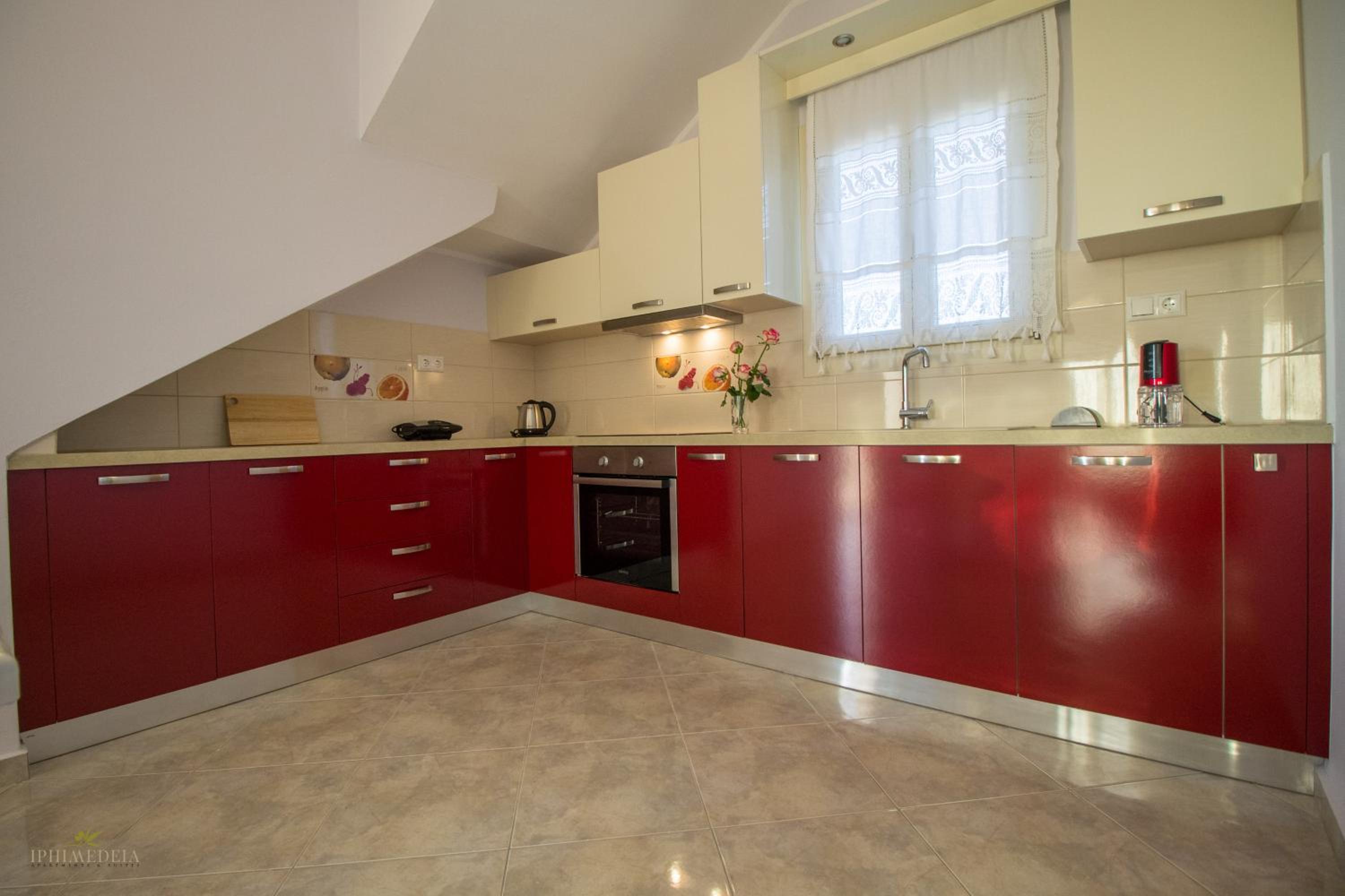 Фото Iphimedeia Apartments & Suites