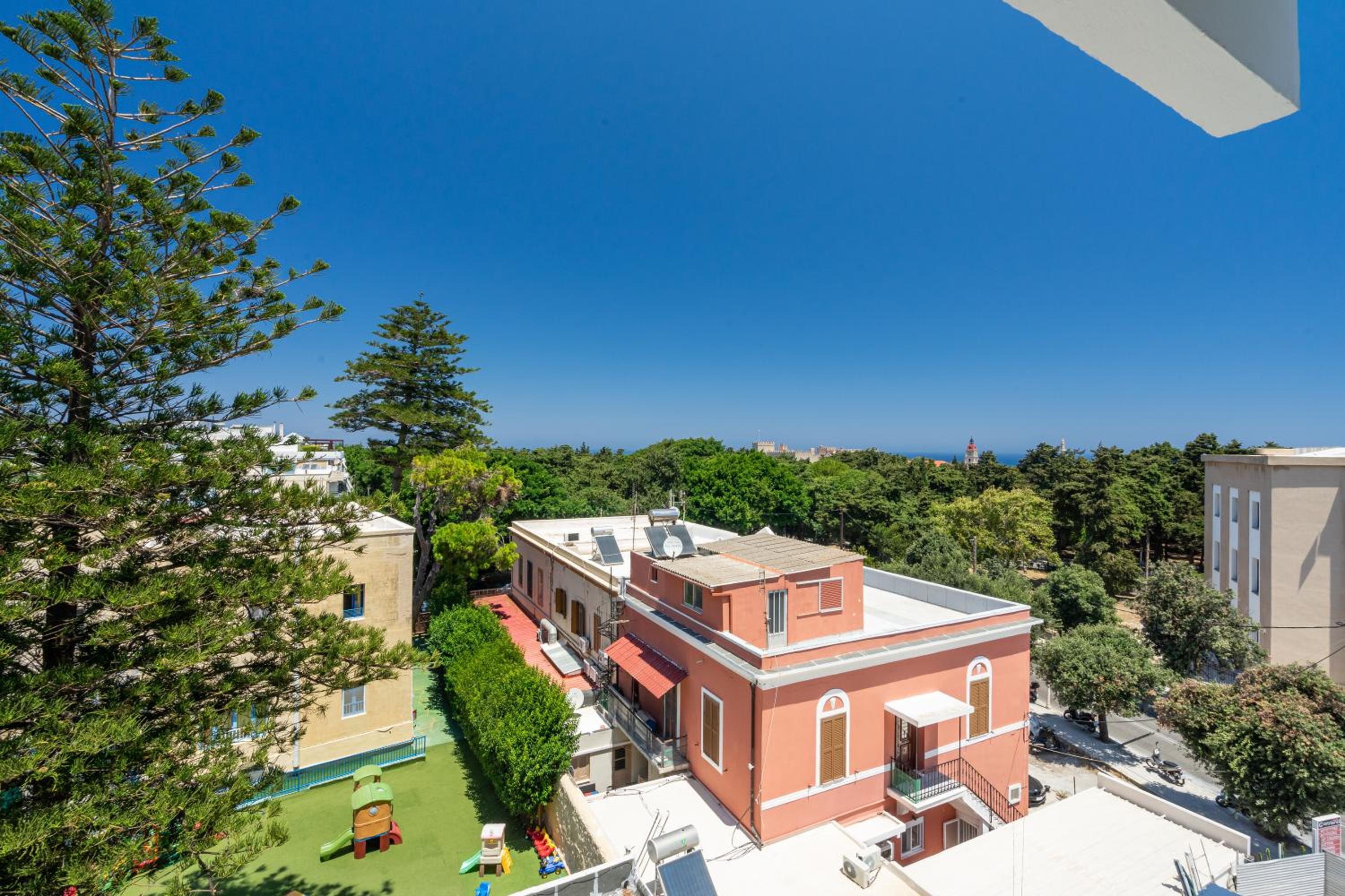 Фото отеля 3