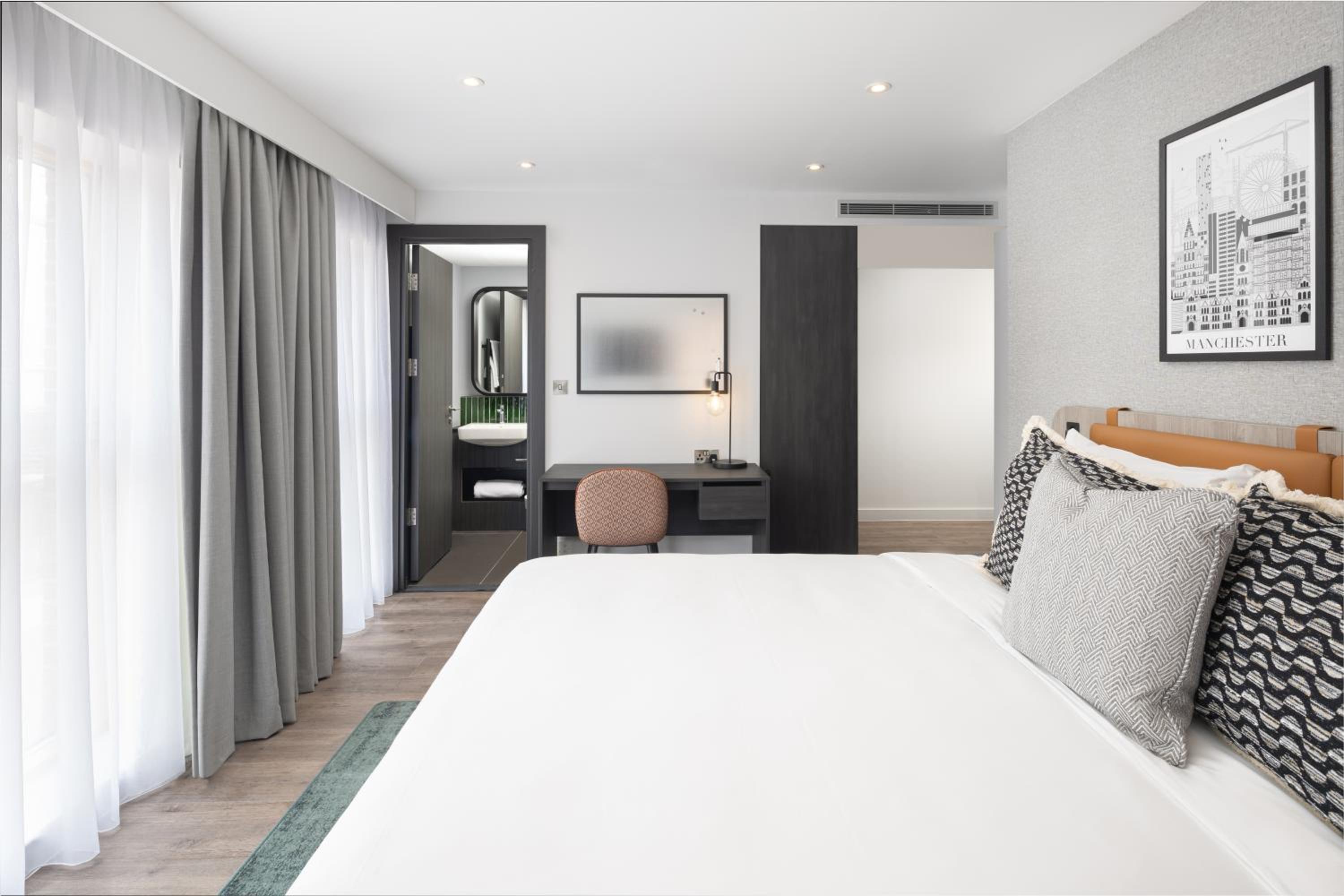 Фото Residence Inn Manchester Piccadilly