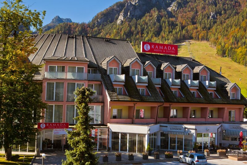 Гостиница Ramada Hotel & x26; Suites Kranjska Gora в Краньска-Горе