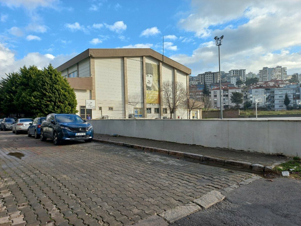 إدارة حكومية Karabaglar Municipality Sports Affairs Directorate ، إزمير، صورة