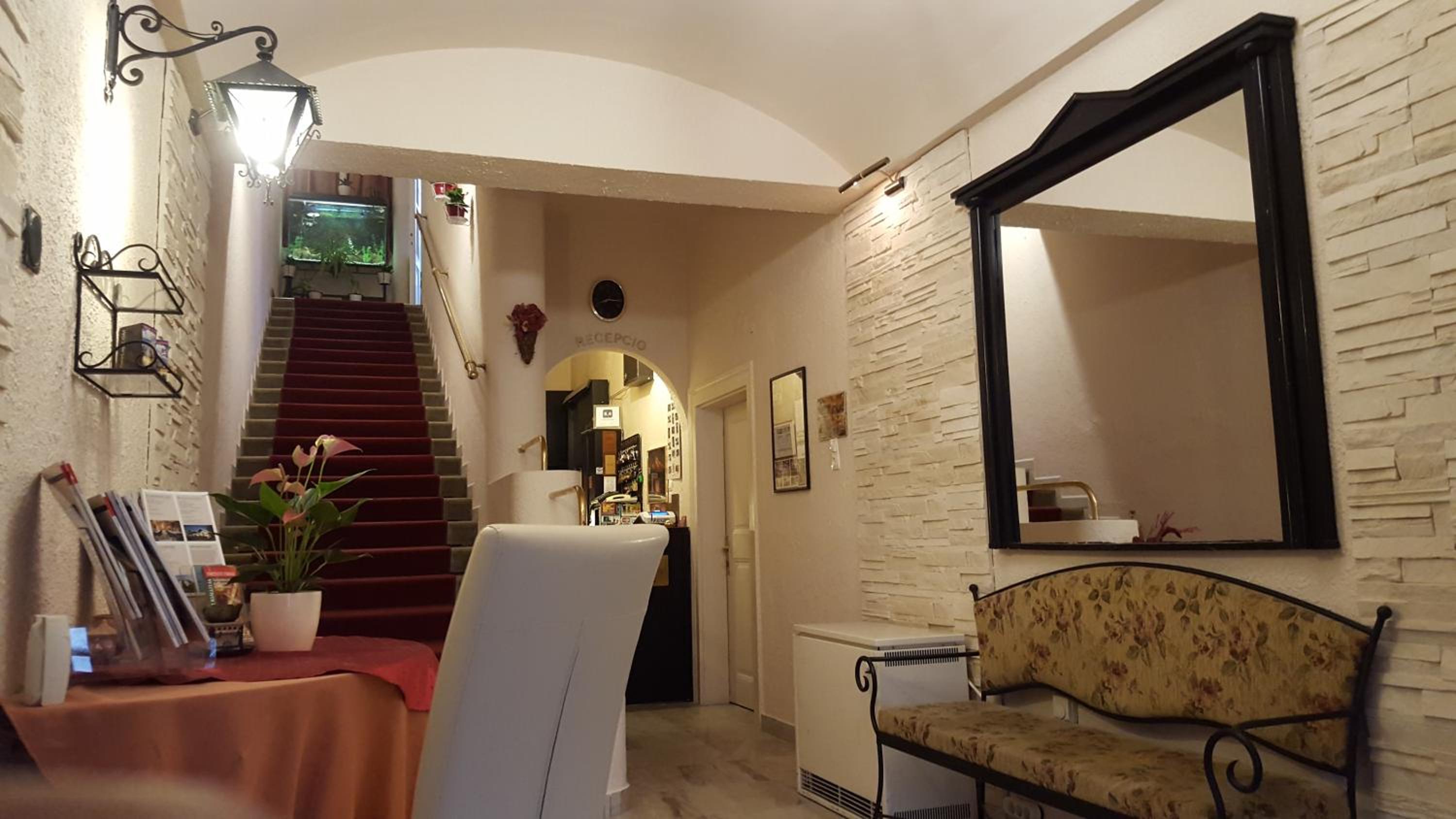 Фото Hotel Romantik Eger