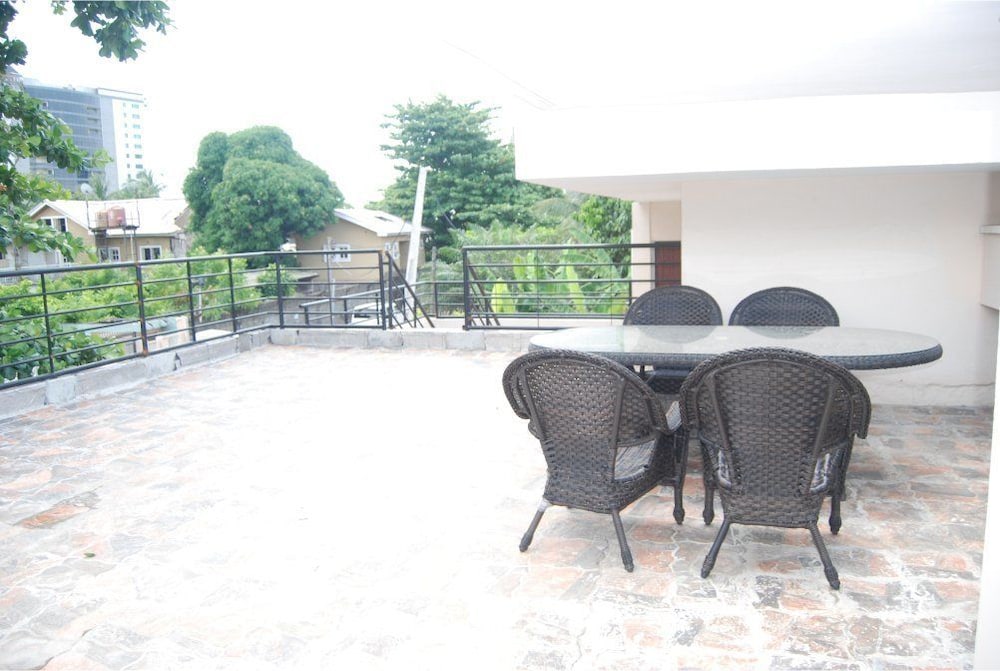 Фото Emperor's PLace Luxury Room