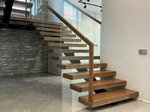 Правильные лестницы (Initsiativnaya Street, 15), stairs and stair railings