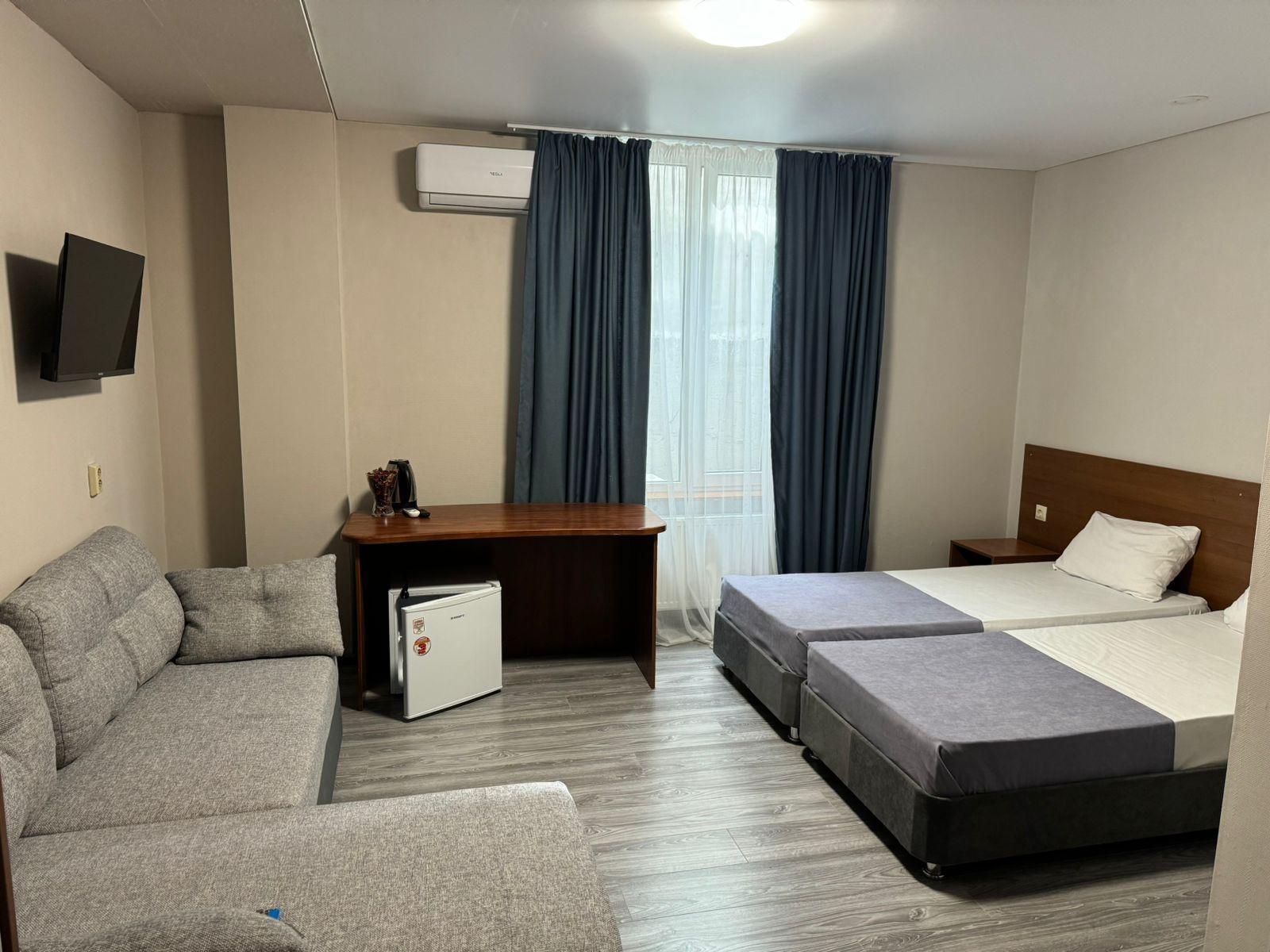 Фото Бирюзовый