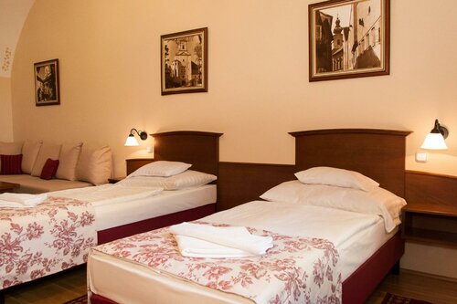 Гостиница Klastrom Hotel в Дьёре