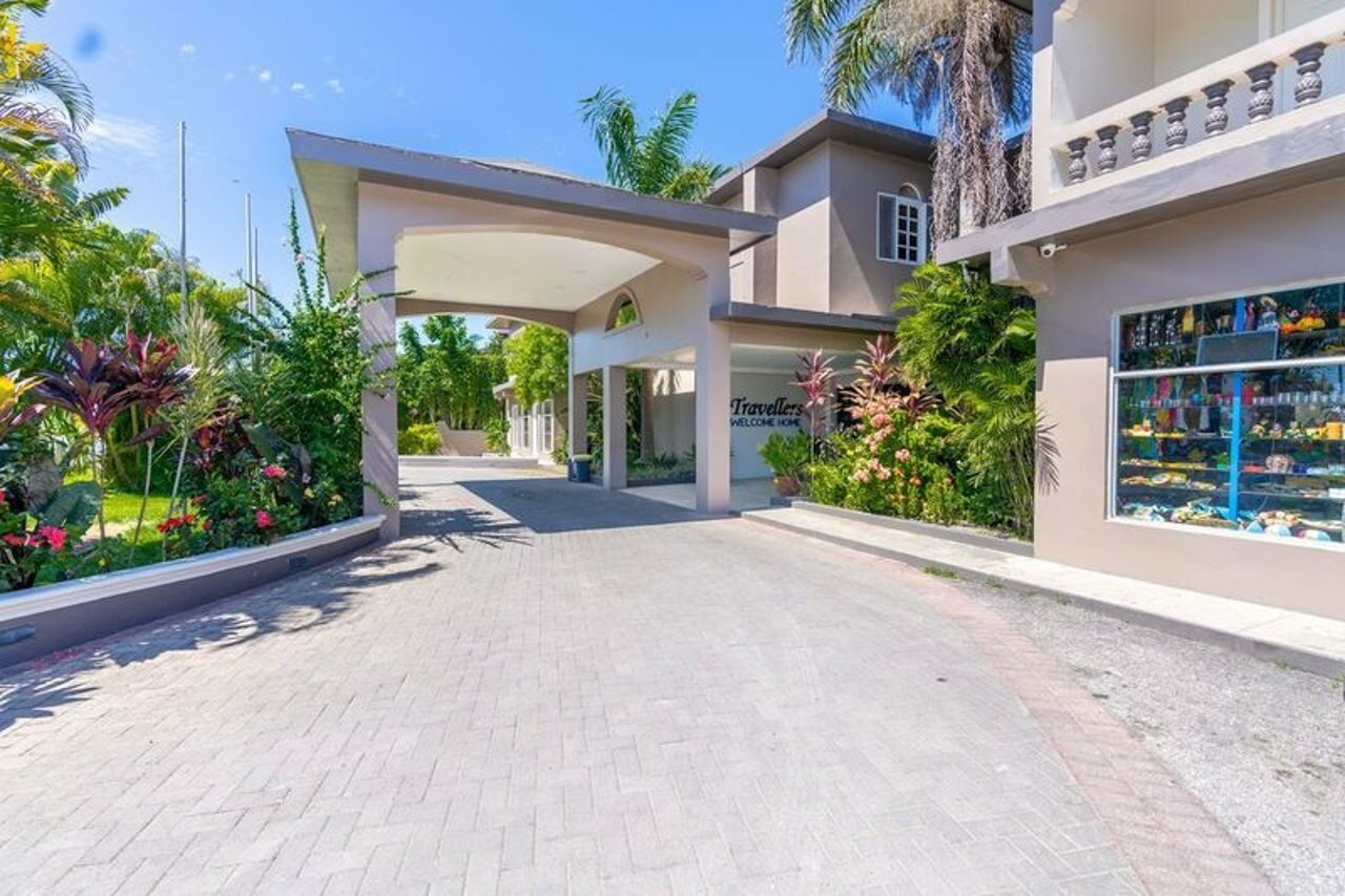 Фото Travellers Beach Resort