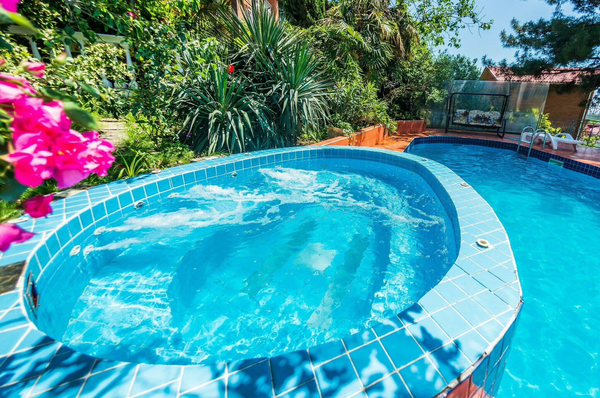 Фото отеля 1