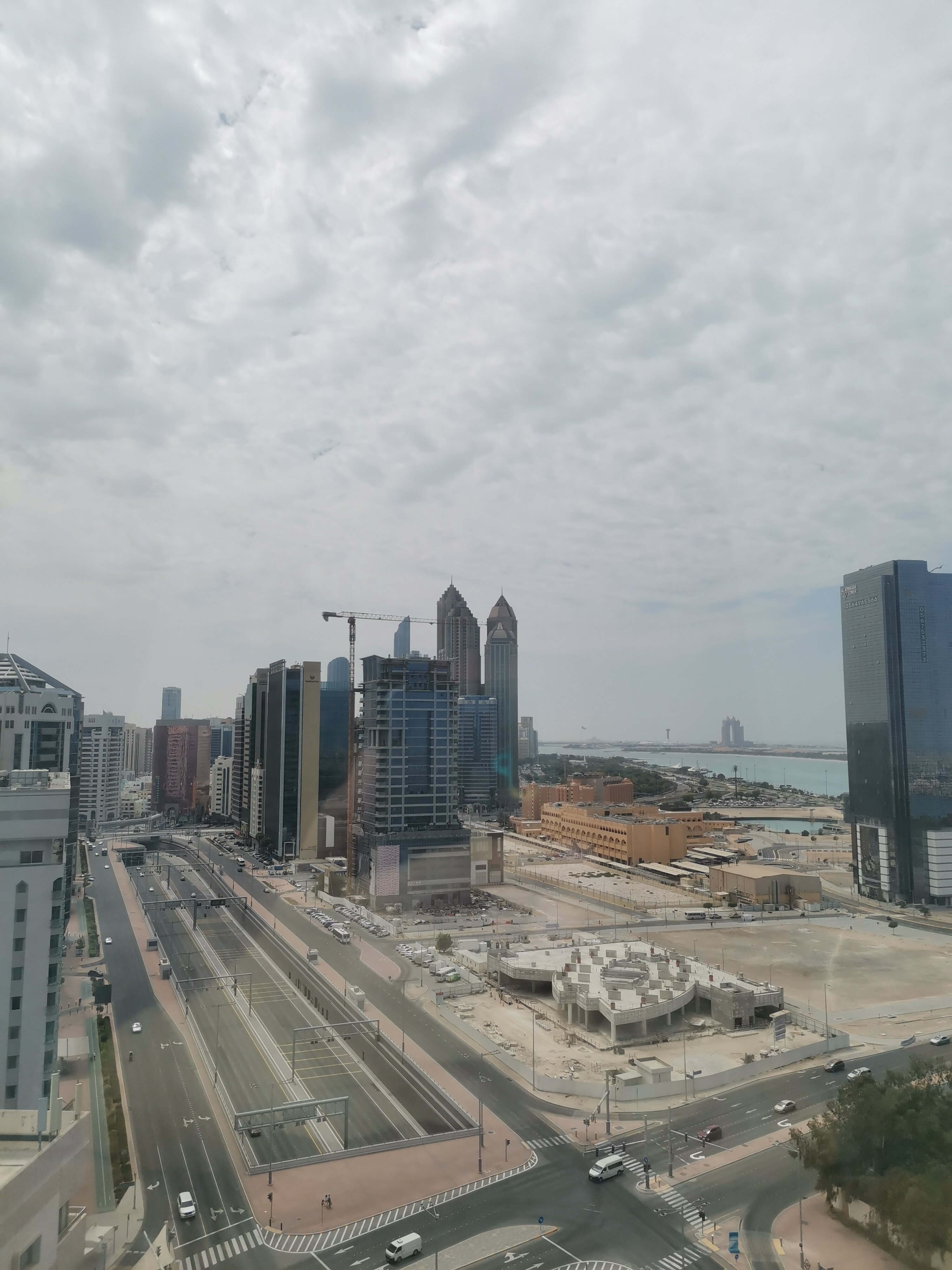 Фото Ramada by Wyndham Abu Dhabi Corniche