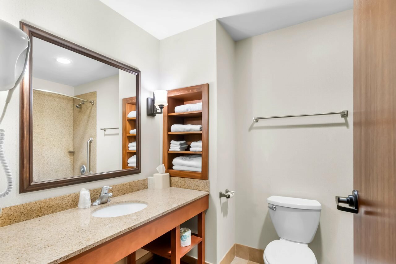 Фото Comfort Inn & Suites Mountain Iron and Virginia