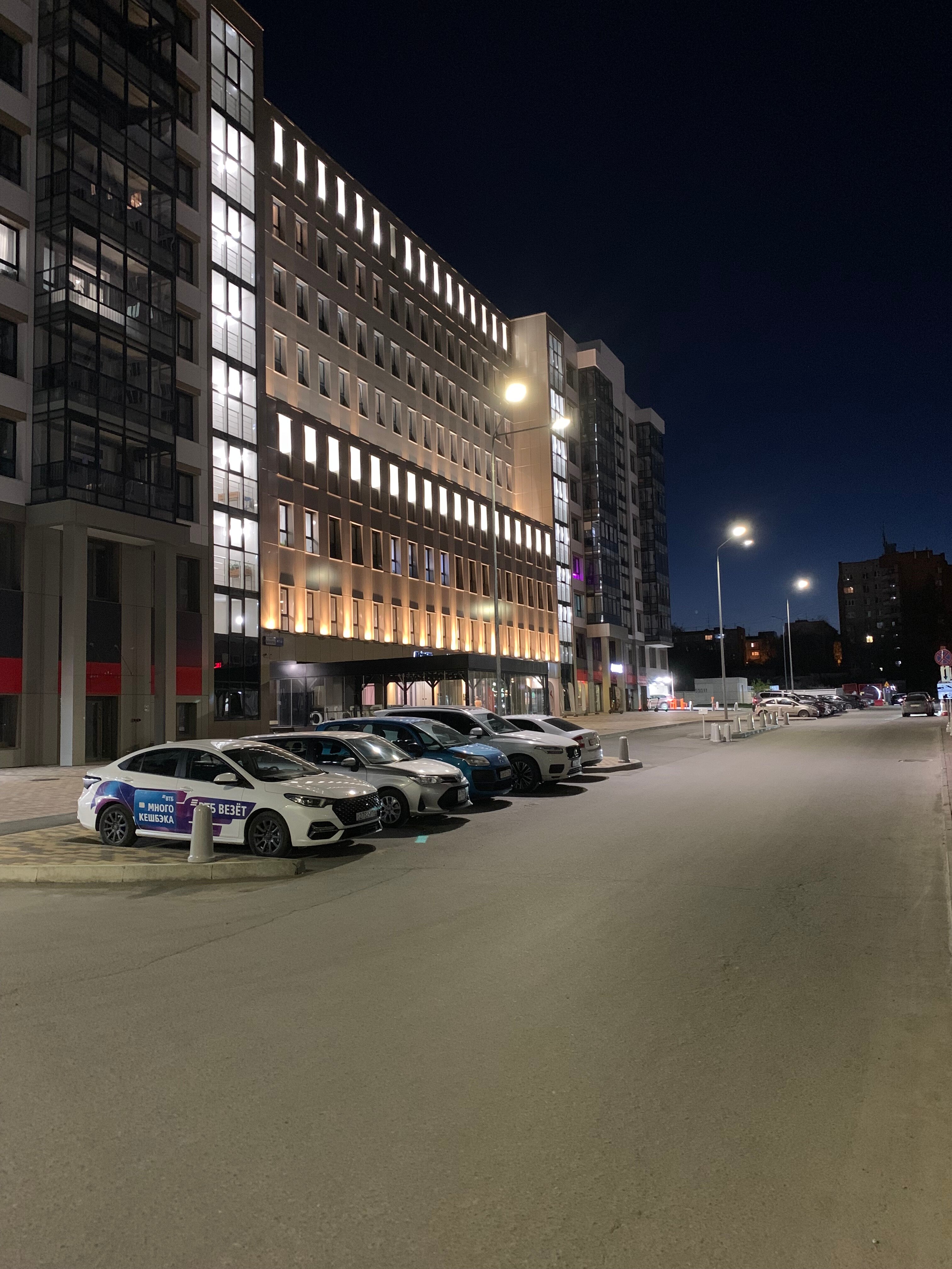 Фото FarFour Inn & Suite