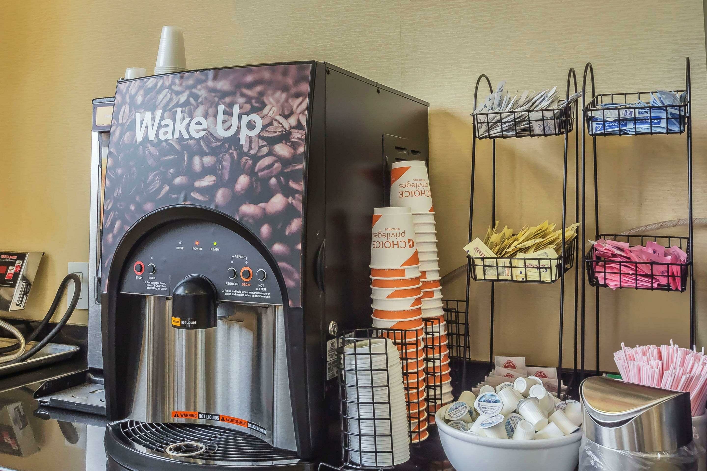 Фото Comfort Inn & Suites LaGuardia Airport