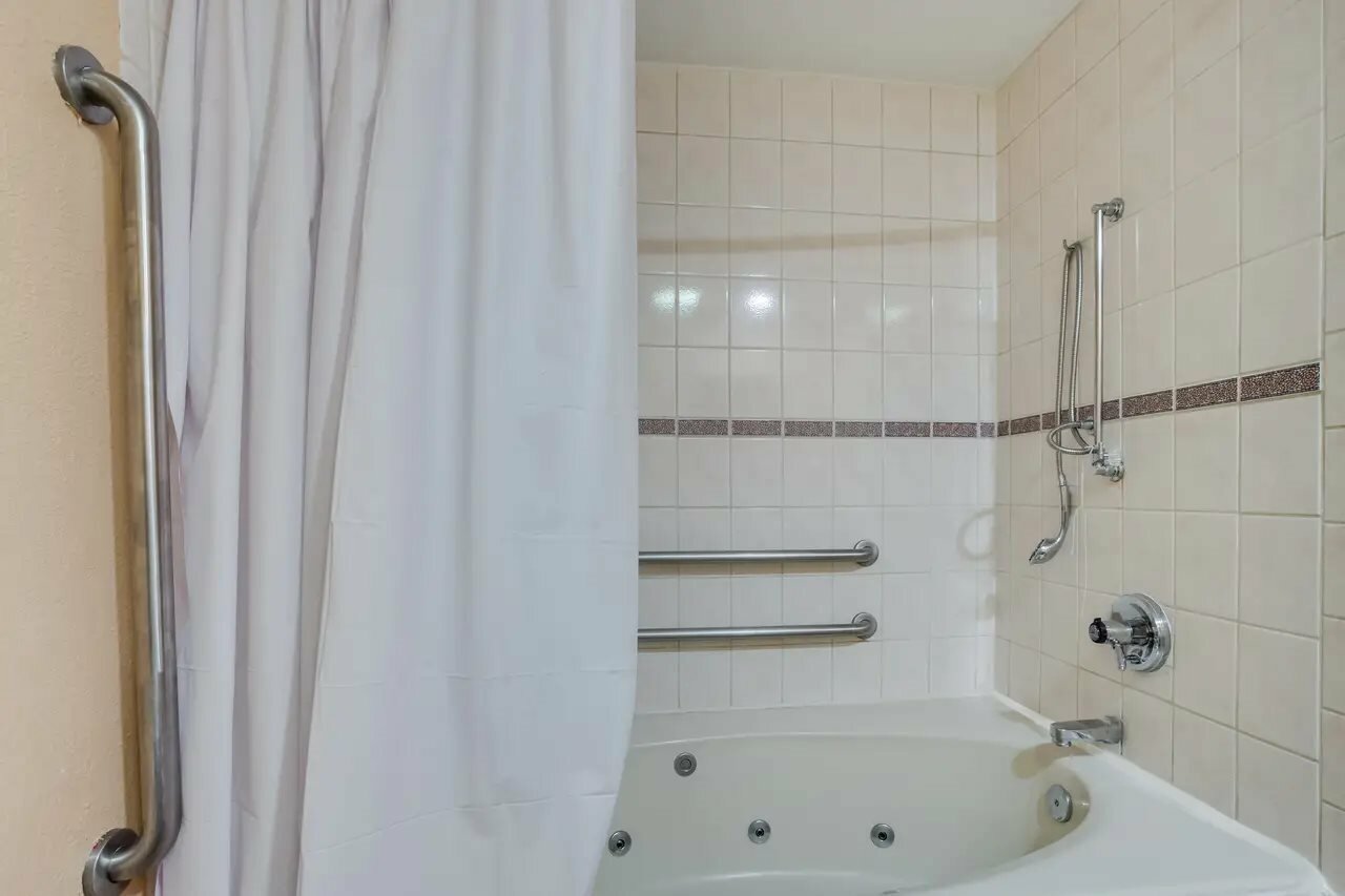 Фото Quality Inn Lees Summit - Kansas City