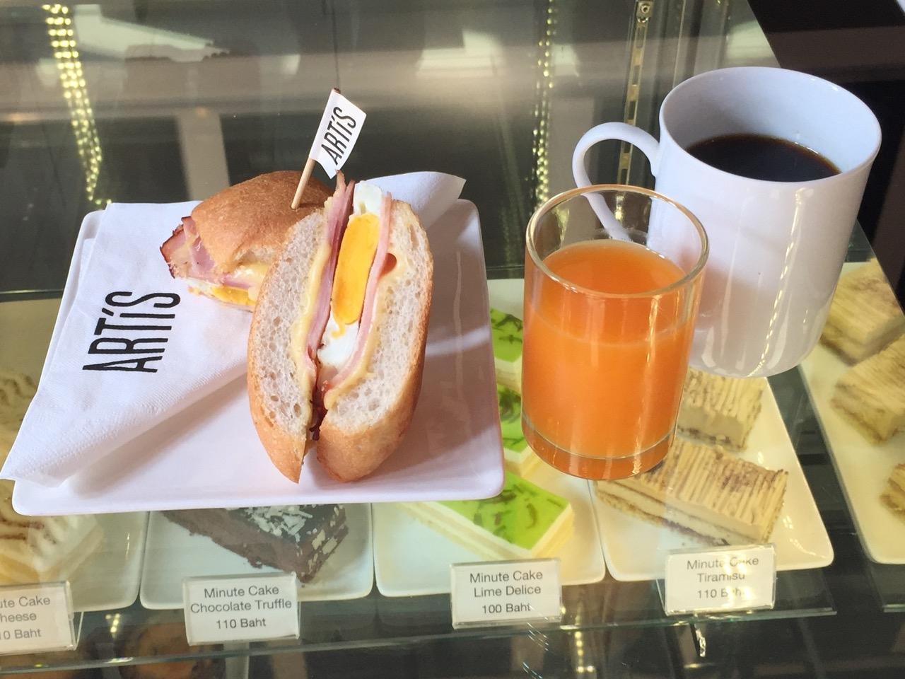 Фото White House Asoke Sukhumvit 18