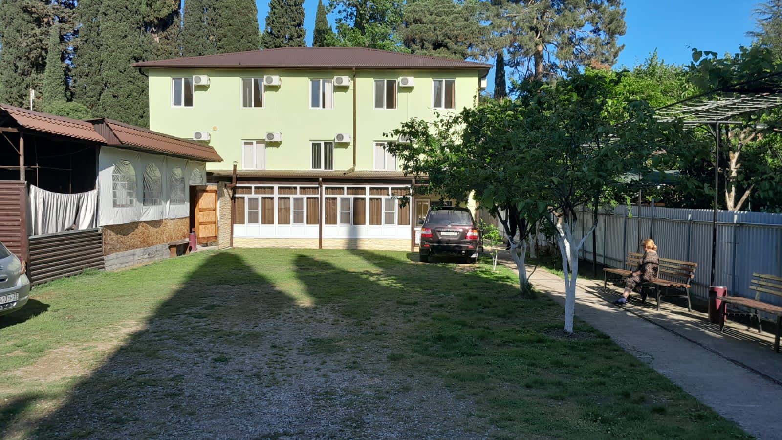 Фото отеля 1